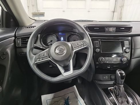 Used 2018 Nissan Rogue S AWD/4WD image 4