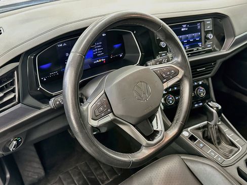 Used 2024 Volkswagen Jetta SE FWD image 18