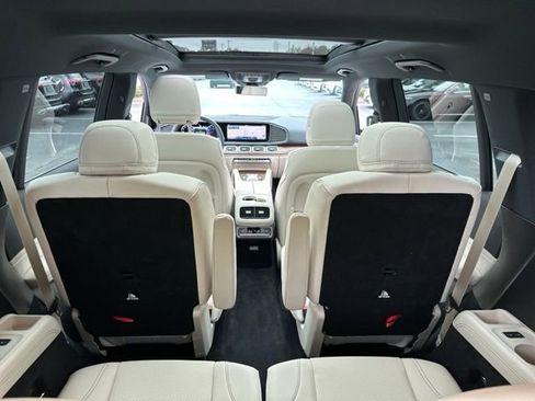 Used 2025 Mercedes-Benz GLS 450 4MATIC image 21