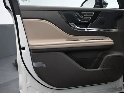 Used 2023 Lincoln Corsair AWD image 20