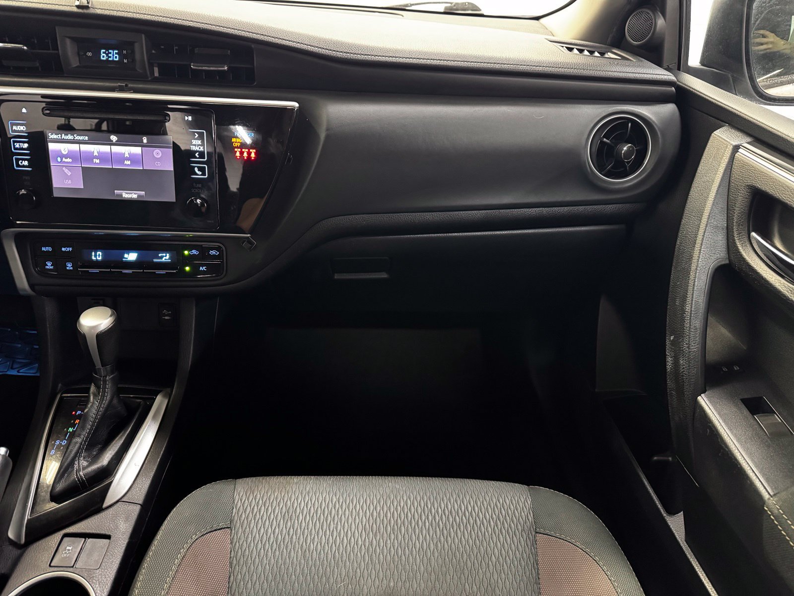 Used 2019 Toyota Corolla LE FWD image 15