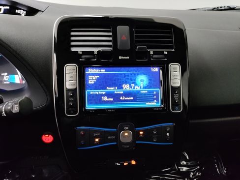 Used 2015 Nissan Leaf SL w/ Premium Package image 23