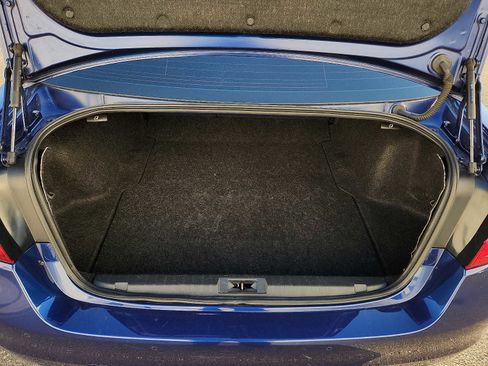 Used 2017 Subaru Legacy 2.5i Sport image 28