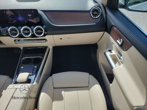 Used 2023 Mercedes-Benz GLA 250 w/ Premium Package image 15