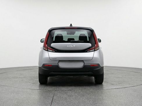 Used 2025 Kia Soul LX w/ LX Technology Package FWD image 7