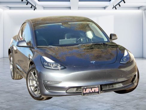 Used 2022 Tesla Model 3 Long Range image 1