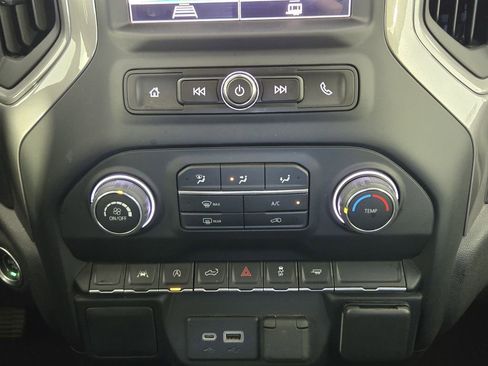 Used 2022 Chevrolet Silverado 1500 Custom image 19