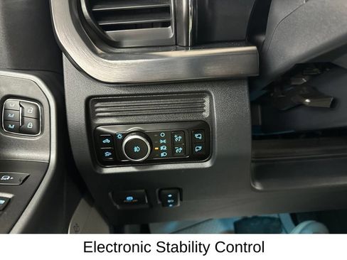 Used 2025 Ford F350 Lariat w/ Lariat Ultimate Package AWD/4WD image 45