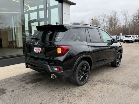 Used 2024 Honda Passport Black Edition image 3
