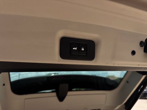Used 2023 Nissan Ariya AWD image 28