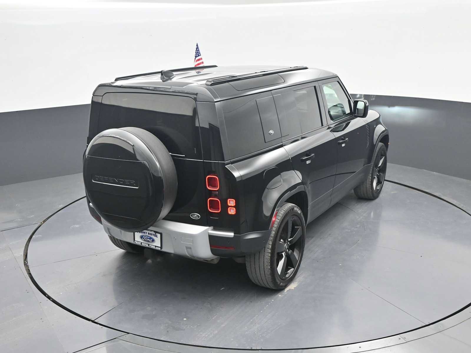 Used 2023 Land Rover Defender 110 SE AWD/4WD image 32