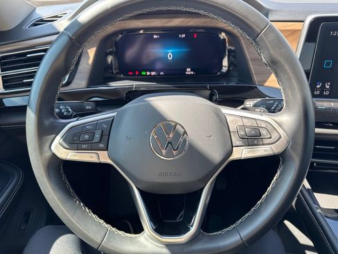 Used 2024 Volkswagen Atlas SE FWD image 19