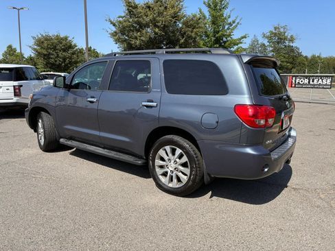 Used 2010 Toyota Sequoia Limited AWD/4WD image 4