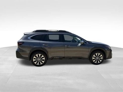 Used 2025 Subaru Outback Touring XT AWD/4WD image 2