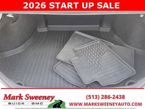 Used 2025 Toyota Camry SE image 5