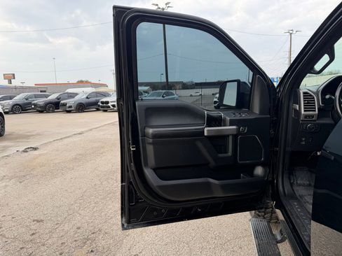 Used 2018 Ford F150 Platinum w/ Equipment Group 701A Luxury image 20