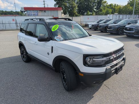 Used 2025 Ford Bronco Sport Outer Banks AWD/4WD image 2
