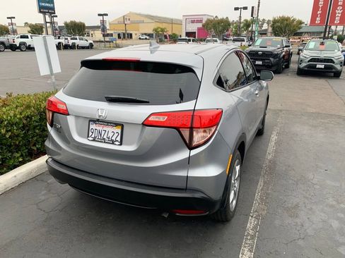 Used 2017 Honda HR-V LX image 6