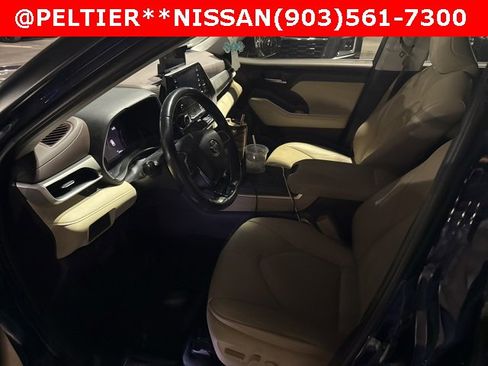 Used 2020 Toyota Highlander XLE image 10