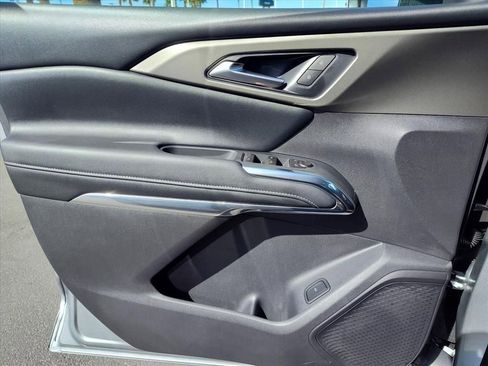 New 2026 Chevrolet Traverse LT w/ Sun and Wheel Package FWD image 9