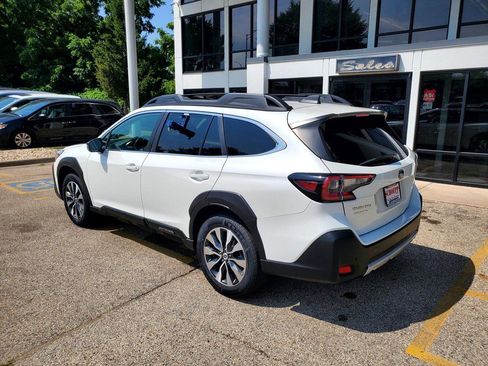 Used 2023 Subaru Outback Limited AWD/4WD image 7