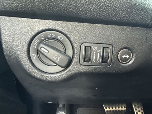 Used 2019 Dodge Challenger R/T Scat Pack w/ Plus Package RWD image 17