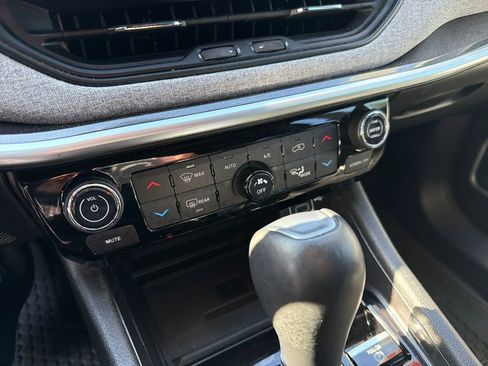 Used 2023 Jeep Compass Latitude w/ Sun and Sound Group image 37