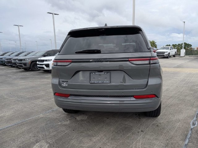 New 2027 Jeep Grand Cherokee Limited AWD/4WD image 5