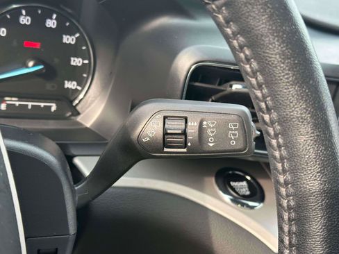 Used 2022 Ford Explorer XLT w/ Equipment Group 202A image 25