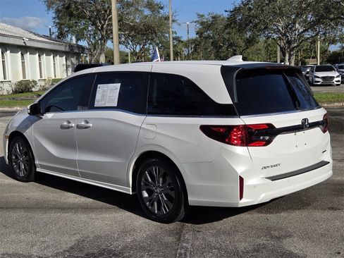 Used 2025 Honda Odyssey Touring image 4