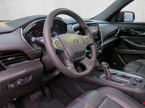 Used 2022 Chevrolet Traverse RS image 10