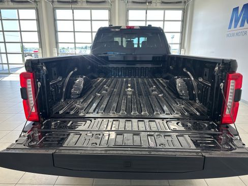 Used 2023 Ford F350 Lariat w/ Chrome Package AWD/4WD image 7