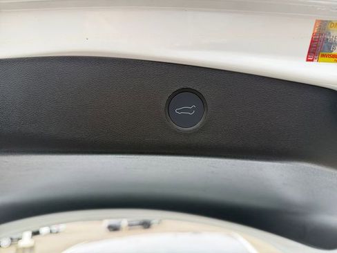 Used 2022 Tesla Model 3 Performance image 32