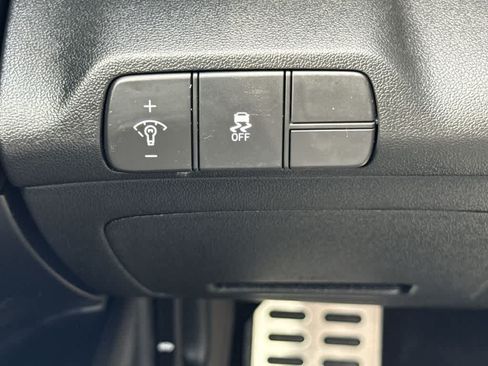 Used 2025 Hyundai Elantra Sport w/ Cargo Package FWD image 17