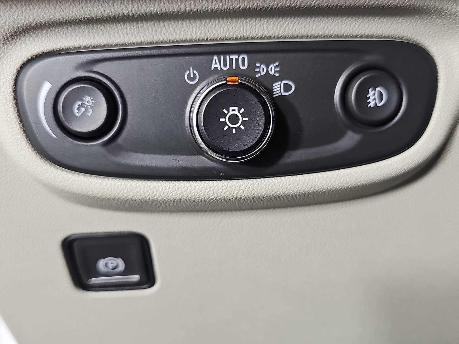 Used 2018 GMC Terrain Denali w/ Advanced Safety Package FWD image 22