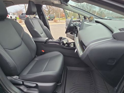Used 2026 Toyota Prius Plug-In Hybrid FWD image 13