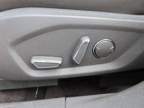 Used 2014 Ford Fusion SE w/ Equipment Group 202A FWD image 26