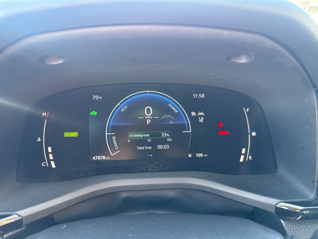 Used 2025 Toyota Camry SE FWD image 13