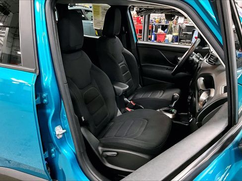 Used 2022 Jeep Renegade Latitude w/ Convenience Group image 9