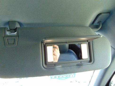 Used 2021 Ford Explorer Limited image 21