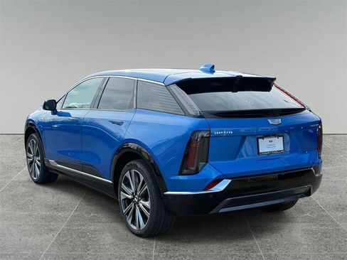 New 2026 Cadillac Optiq Luxury 2 image 11