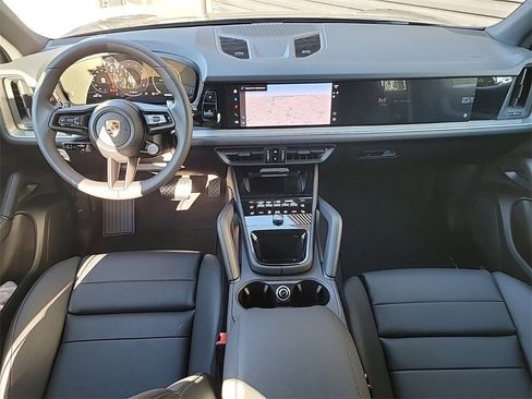 Used 2025 Porsche Cayenne image 14