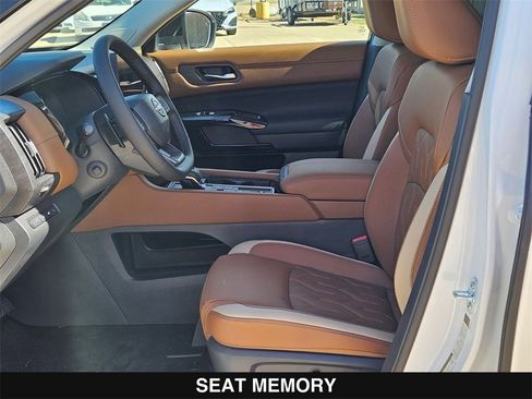 New 2026 Nissan Pathfinder Platinum image 11