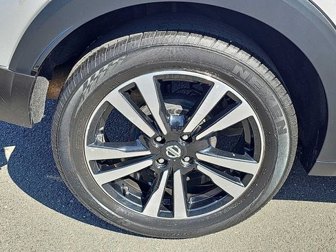 Used 2019 Nissan Kicks SV FWD image 8