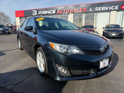 Used 2012 Toyota Camry L image 1