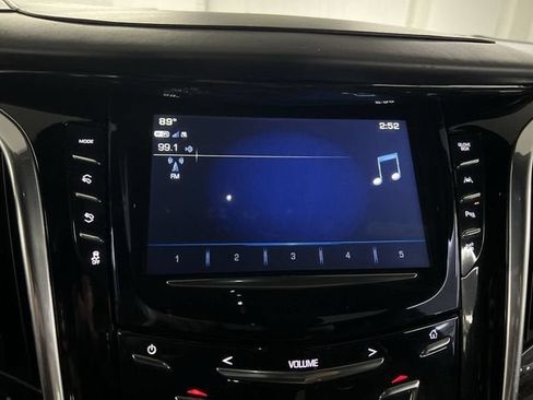 Used 2020 Cadillac Escalade Platinum AWD/4WD image 13