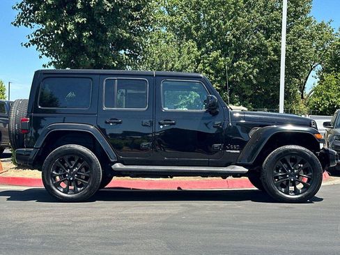 Used 2021 Jeep Wrangler Unlimited Sahara AWD/4WD image 3