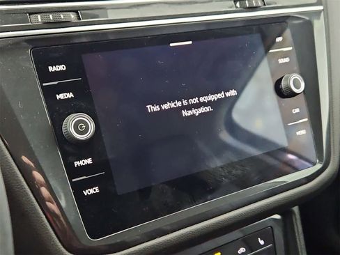 Certified 2022 Volkswagen Tiguan SE image 28