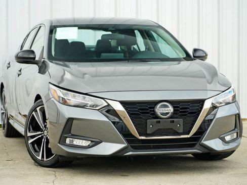 Used 2021 Nissan Sentra SR image 2