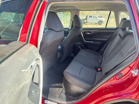 Used 2024 Toyota RAV4 XLE w/ Convenience Package image 20